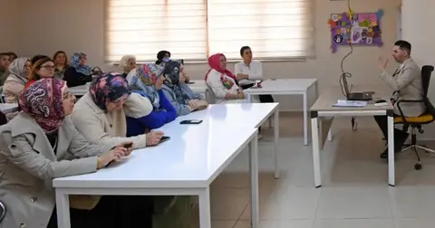 Bursa Osmangazi'de 'Kadın ve Toplum' söyleşisi
