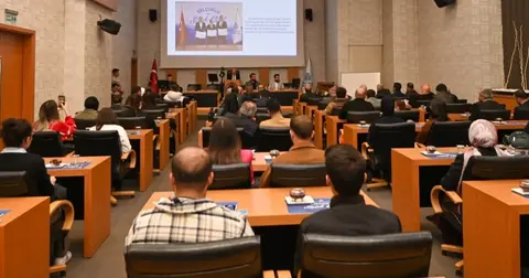 Üniversite öğrencileri Selçuklu meclisinde