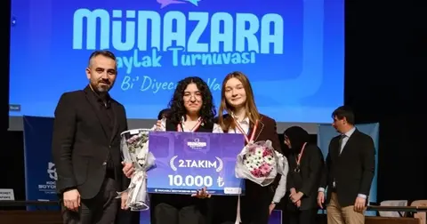 Kocaeli'de liseler arası münazara turnuvası sona erdi