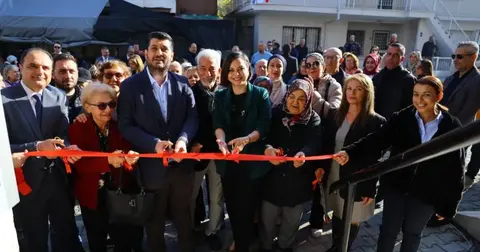 İzmir Karabağlar’da İleri Yaş Akademileri açıldı