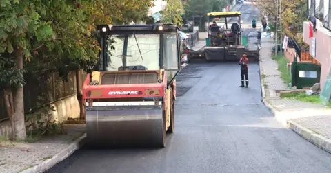 İstanbul Maltepe’de yol yenileme çalışmaları tüm hızıyla sürüyor