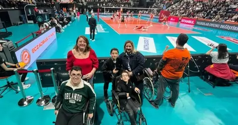 İstanbul Maltepe’nin engelsiz çocukları voleybol coşkusunu yaşadı