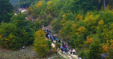 Sakarya Büyükşehir Belediyesi 9 farklı rotada Sonbahar Doğa Yürüyüşleri düzenledi