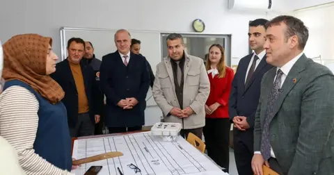 Bilecik Valisi Faik Oktay Sözer, Osmaneli Halk Eğitim Merkezini Ziyaret Etti