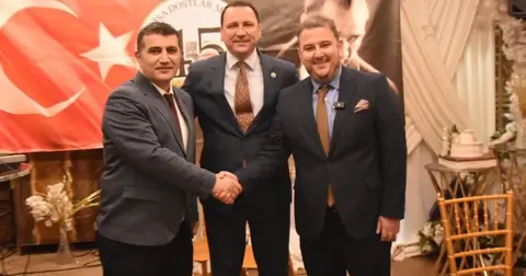 Manisa Dostlar Meclisi’nde demokrasi rüzgarı esti