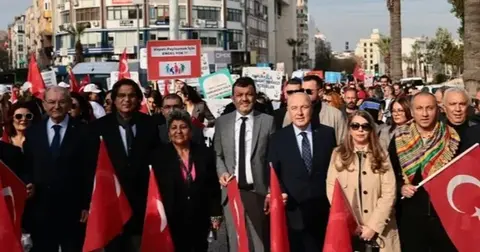 Denizli'de Dünya Engelliler Günü'nde farkındalık yürüyüşü ve etkinlikler düzenlendi