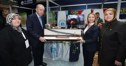 Cumhurbaşkanı Erdoğan’a Başkan Tekin’den özel hediye