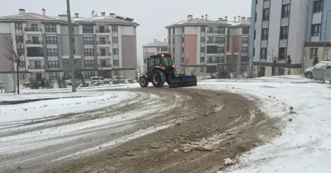 Malatya Doğanşehir’de karla mücadele 24 saat sürüyor