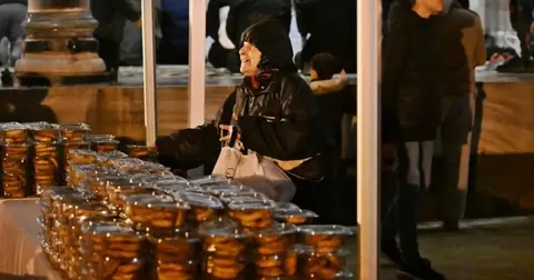 Manisa'da kandillik 5 bin kutu ikram