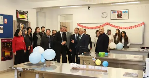 Gebze'de Başkan Büyükgöz ve Kaymakam Özyiğit’ten okullara ziyaret