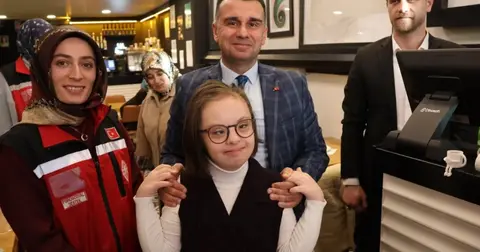 Erzurum'da Aile ve Sosyal Hizmetler'den 'sevgi köprüsü' bağı