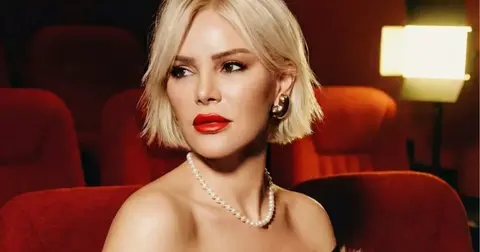 Ömür Gedik’ten sinemadan ilham alan yeni şarkı “Yan Yana”