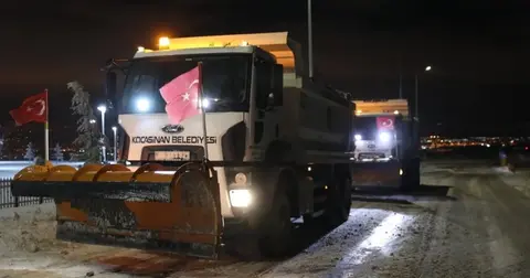 Kayseri Kocasinan'da kar mesaisi aralıksız sürüyor