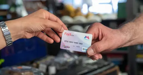 Mersin’de yurttaşlara ve öğrencilere destek