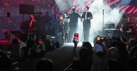 Sibel Can, Cahide Palazzo'da Drama Albümü ve Klasiklerle Sahne Başardı