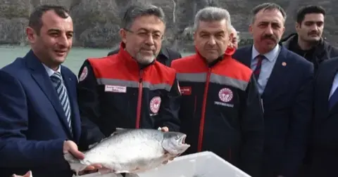 Tarım Bakanı Yumaklı: 2025'te su ürünleri ihracatı 2,3 milyar dolara ulaştı
