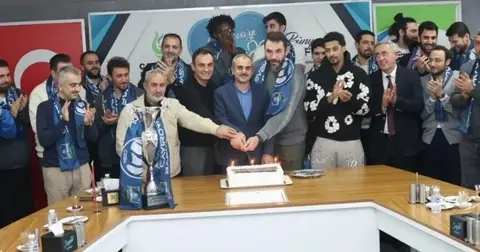 Kocaeli'de Başkan Çiftçi, şampiyon kadroyla bir araya geldi