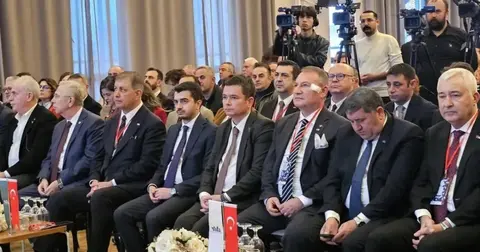 Başkan Aydın 'Afetlere Dirençli Kentler Paneli'ne katıldı