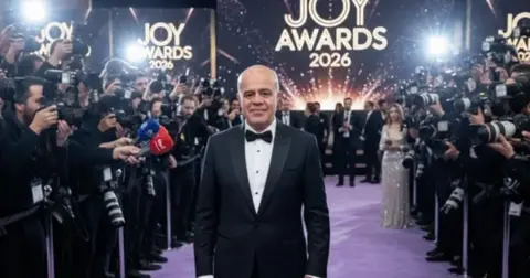 Joy Awards 2026'da Türk gazeteci Habib Aytekin kırmızı halıda yer aldı