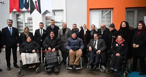 Bakan Göktaş'tan Engelli Merkezi açılışı
