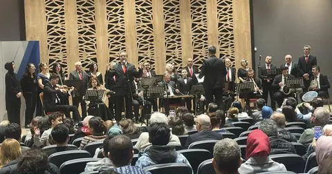 Bursa'da 'Kalpten Dile Ezgiler' konserine yoğun ilgi