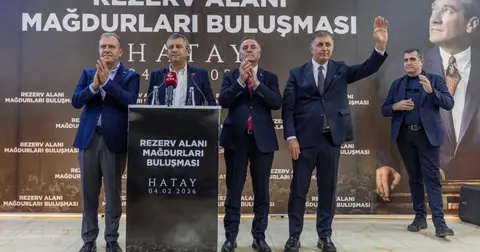 CHP ve İzmir Belediyesi Heyeti, Hatay'da Depremzedeleri Ziyaret Etti