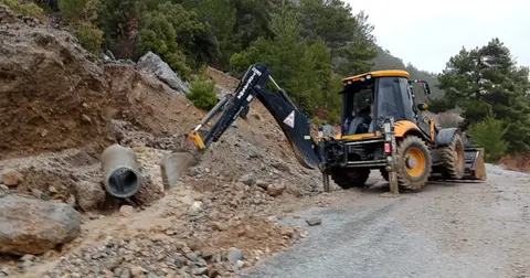 Antalya’da kış mesaisi! Alanya kırsalında yol güvenliği