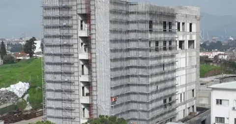 İzmir'de Eşrefpaşa Hastanesi'nin yeni binasında sona doğru