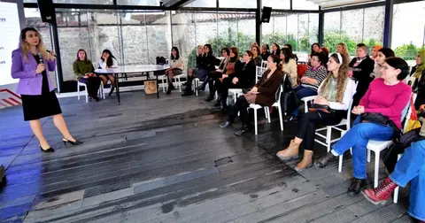 İzmir Bornova’da 'Sağlıklı İlişkiler' masaya yatırıldı