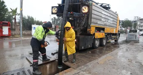 İzmir’de sağanak yağışa karşı seferberlik