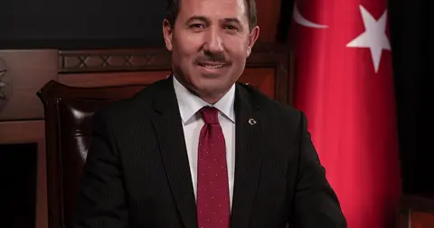 Kadınlar Toplumumuzun En Kıymetli Değerleridir