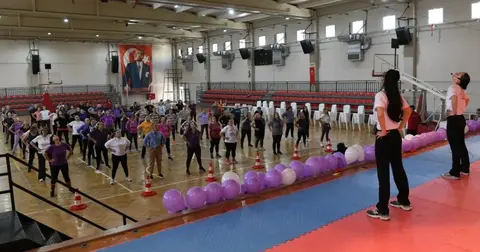 Çiğli’de 8 Mart ruhu: Kadınlar sanatla, sporla ve yürüyüşle buluştu