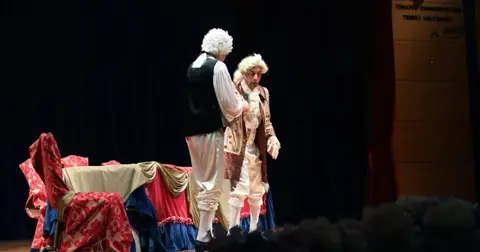 Sakarya’da Molière uyarlaması 'Kibarlık Budalası' biletler 3 saatte tükendi