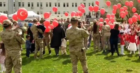 Jandarma'dan öğrencilere 23 Nisan sürprizi
