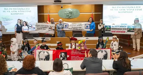 Minikler su için sahneye çıktı