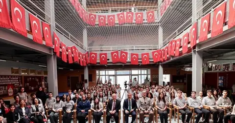 Liseli öğrenciler sordu, Başkan Büyükakın cevapladı