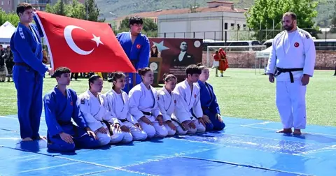 Bursa Gemlik’te 19 Mayıs’ın 107. yılı coşkuyla kutlandı