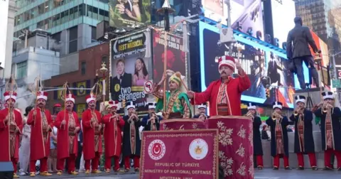 MSB Mehteran Birliği'nden Times Meydanı'nda müthiş performans