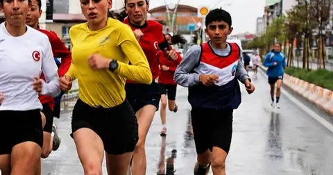 Ağrı'da Gençlik Spor'dan 19 Mayıs coşkusuna sportif kutlama