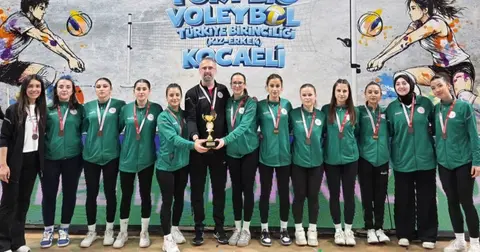 Artvin’den voleybol ’da tarihi başarı
