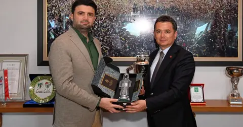 Başkan Erkan Aydın’dan Bursaspor’a tebrik ziyareti