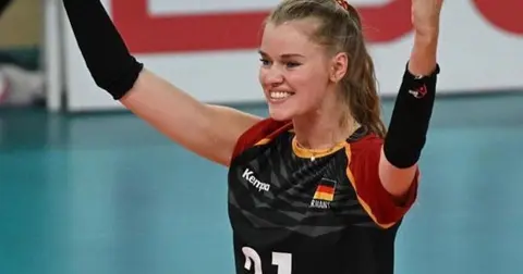 Eczacıbaşı Dynavit, Camilla Weitzel ile imzaları attı