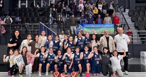 Çayırovalı minik basketbolcular şampiyon oldu