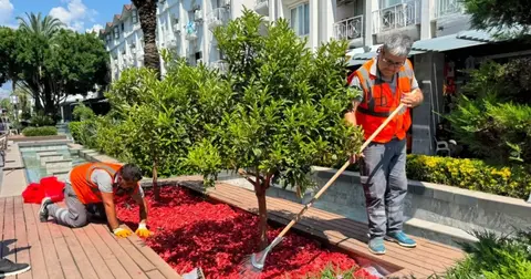 Antalya Büyükşehir’den Kemer Liman'a bakım onarım