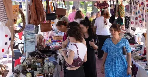 İstanbul Maltepe’de “Babalar Günü El Emeği Pazar”ına büyük ilgi