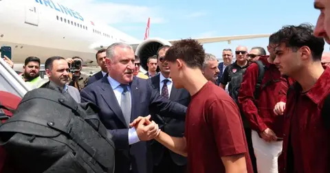Gençlik ve Spor Bakanı Bak, Milli Futbol Takımına Destek Mesajı Yayımladı
