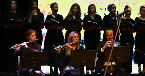 Bursa Maarif Orkestrası ve Çok Sesli Korosu’ndan muhteşem konser