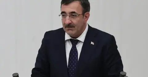 Cevdet Yılmaz: Türkiye ekonomisi küresel risklere rağmen dayanıklılığını koruyor