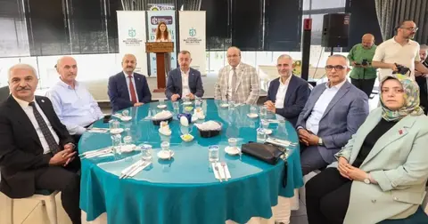 Kocaeli'de galericiler, site taleplerini Başkan Büyükakın‘a iletti
