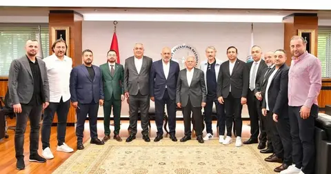 Kayserispor'un yeni yönetiminden Büyükkılıç'a ziyaret